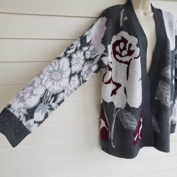 NWT Rachael Zoe thick floral cardigan sweater - Picture 2 of 7